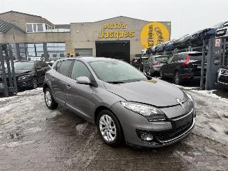 uszkodzony samochody osobowe Renault Mégane AUTOMAT DYNAMIQUE 2013/8