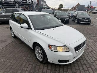 uszkodzony samochody osobowe Volvo V-50 1.6D 2010/5