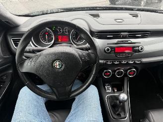 Alfa Romeo Giulietta 1.6 MTJD picture 6