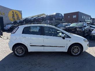 Schadeauto Fiat Punto 1.3 MULTIJET 2011/4