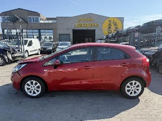 skadebil auto Kia Rio 1.2I EASY AIRCO 2014/3