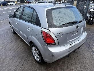 Kia Rio 1.4I EASY picture 10