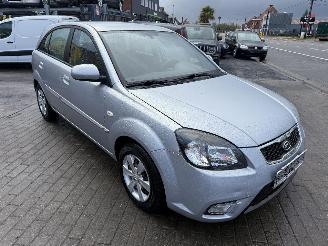 Kia Rio 1.4I EASY picture 3