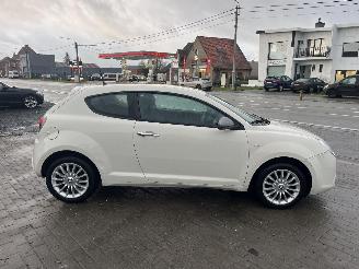 Alfa Romeo MiTo 1 PART OF PAPERS picture 4