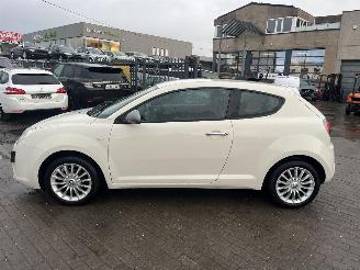 Alfa Romeo MiTo 1 PART OF PAPERS picture 8