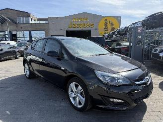 Unfallwagen Opel Astra 1.4I COMFORT 2013/2