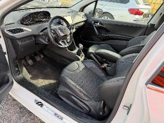 Peugeot 208 ALLURE picture 5