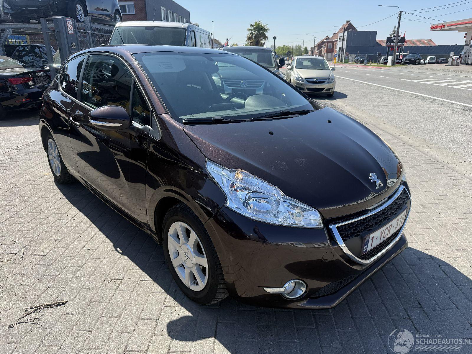Peugeot 208 1.2I 3P
