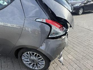 Lancia Ypsilon 1.2I  SILVER picture 9