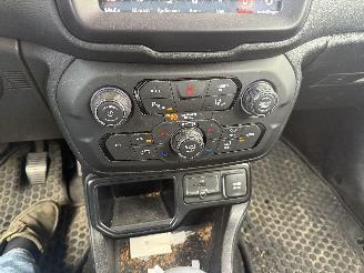 Jeep Renegade 1.0 T3 LIMITED picture 25