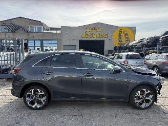 Schadeauto Kia Ceed 1.0T GDI DYNAMIC 2019/9