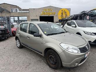 Schadeauto Dacia Sandero 1.2B 2010/5