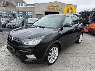 Vaurioauto  passenger cars Ssang yong Tivoli 1.6 E-XGI 2016/8