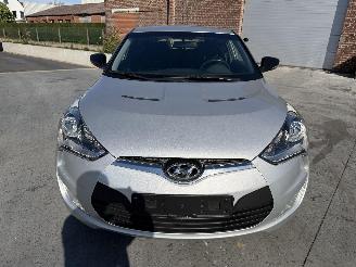 Hyundai Veloster 1.6 picture 2