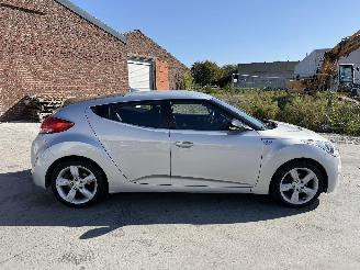 Hyundai Veloster 1.6 picture 4
