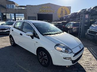 Damaged car Fiat Punto 1.2I 2015/2