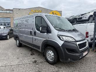 Damaged car Peugeot Boxer 2.2 BLUEHDI L2H1 2020/2