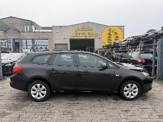 Avarii autoturisme Opel Astra SPORTS TOURER 2016/2
