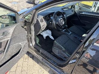 Volkswagen Golf 1.6 TDI AUTOMAT picture 18
