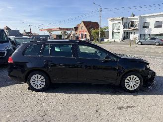 Volkswagen Golf 1.6 TDI AUTOMAT picture 7