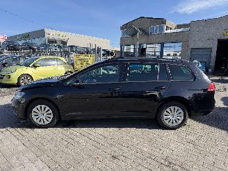 Volkswagen Golf 1.6 TDI AUTOMAT picture 8