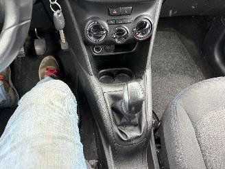 Peugeot 208 1.2 STYLE picture 23