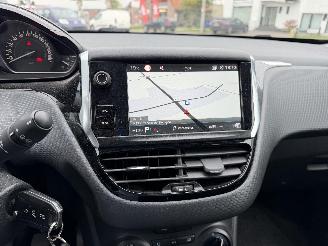 Peugeot 208 1.2 STYLE picture 21