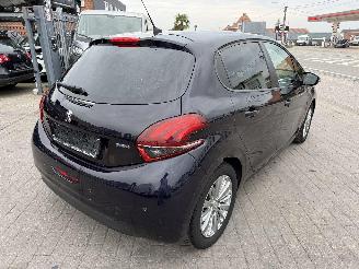 Peugeot 208 1.2 STYLE picture 3