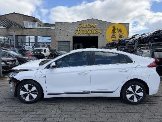 Unfallwagen Hyundai Ioniq PLUG-IN HYDBRID 2018/3