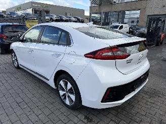 Hyundai Ioniq PLUG-IN HYDBRID picture 8