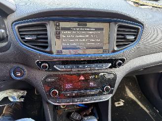 Hyundai Ioniq PLUG-IN HYDBRID picture 22