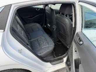 Hyundai Ioniq PLUG-IN HYDBRID picture 26