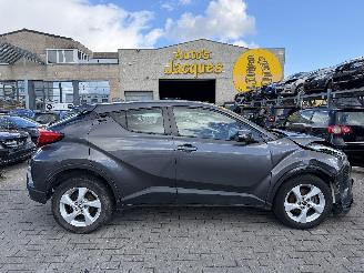 Schadeauto Toyota C-HR 1.2 TURBO 2WD 2019/1
