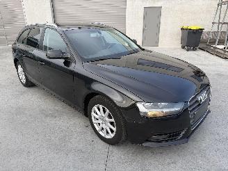 Voiture accidenté Audi A4 Avant 2.0 TDI 2012/10