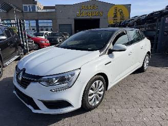 Damaged car Renault Mégane GRANDTOUR 2018/4
