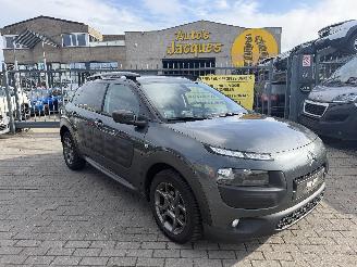 krockskadad bil auto Citroën C4 cactus 1.2I PURE TECH 2017/3