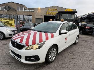 Peugeot 308 1.2I picture 1