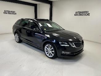 Schadeauto Skoda Octavia DSG/ PANORAMA 2017/3