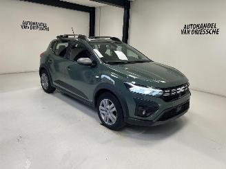 damaged passenger cars Dacia Sandero STEPWAY 2023/4