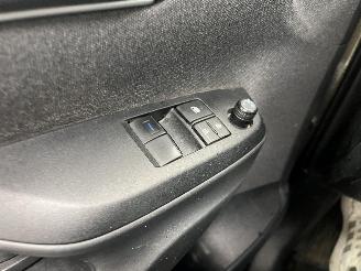 Toyota Yaris HYBRIDE picture 12