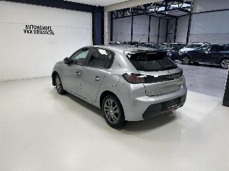 Peugeot 208  picture 5