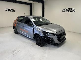 Damaged car Peugeot 208 STYLE 2025/5