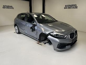 krockskadad bil auto BMW 1-serie  2022/4