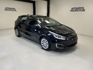 Schadeauto Kia Cee d  2018/3
