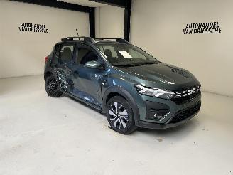 krockskadad bil auto Dacia Sandero LPG + ESSENCE 2025/10