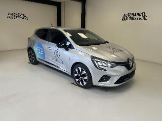 skadebil auto Renault Clio  2023/6
