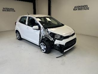 krockskadad bil auto Kia Picanto  2024/2