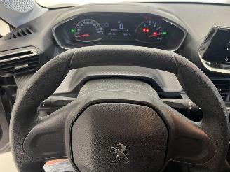Peugeot 208  picture 15