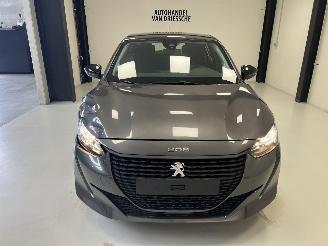 Peugeot 208  picture 10