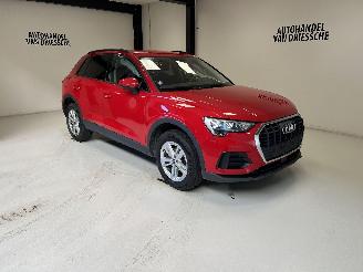 Vaurioauto  passenger cars Audi Q3  2021/8